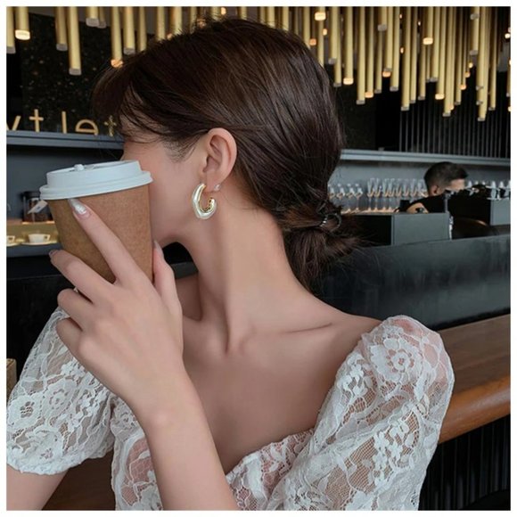 INS Style Delicate White Pearl Earrings - Picture 3 of 5